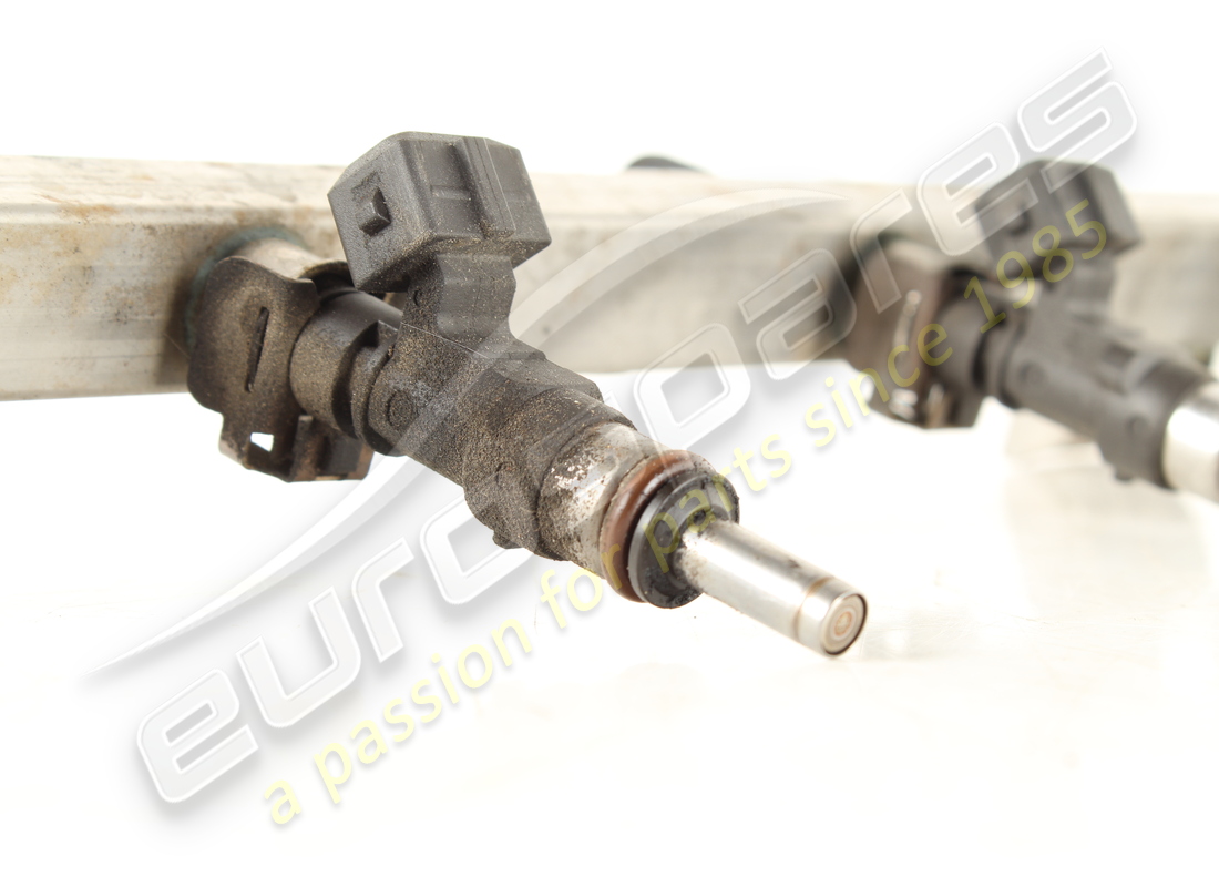 tuyau de carburant maserati utilisé avec injecteurs. numéro de pièce 215337 (2)