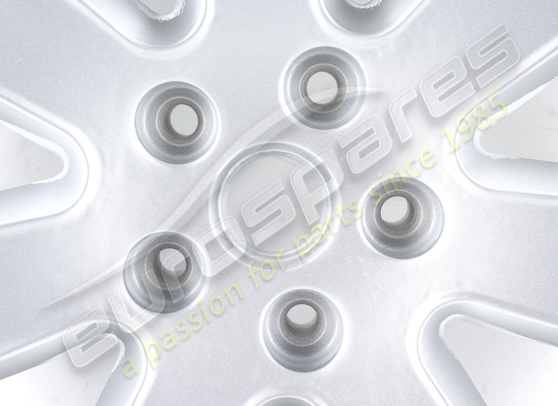 jante de roue arrière reconditionnée maserati 20 - sept rayons - argentée. référence 82381006 (2)