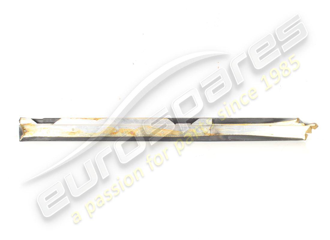 moulure rh utilisée ferrari. numéro de pièce 61190900 (2)