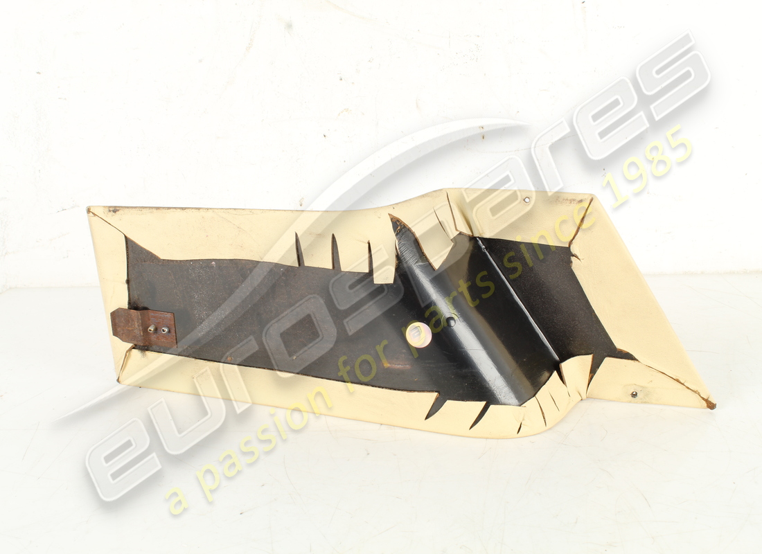 moulure rh utilisée ferrari. numéro de pièce 61163200 (2)