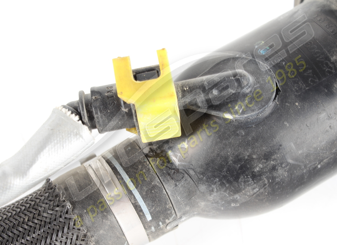 tuyau de remplissage de carburant d'occasion ferrari. numéro de pièce 278323 (3)