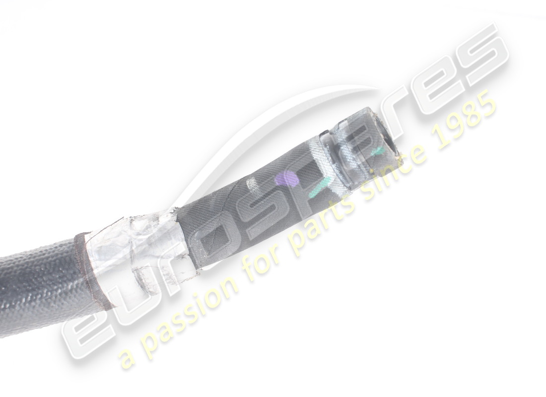 UTILISÉ FERRARI TUYAU DU SOUS-CAISSE AU RÉSERVOIR. NUMÉRO DE PIÈCE 315061 (3) utilisé ferrari tuyau du sous-caisse au réservoir. numéro de pièce 315061 (3)