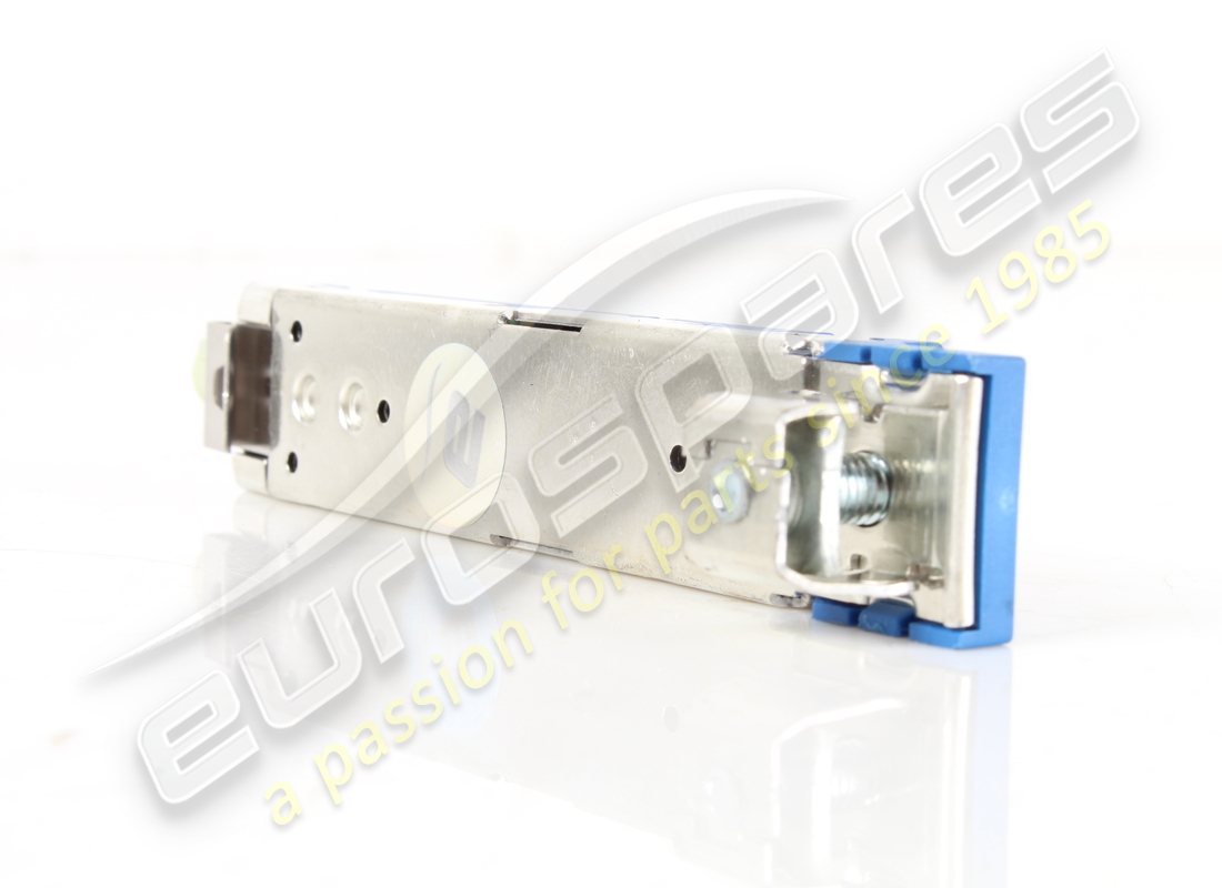 AMPLIFICATEUR D'ANTENNE AM/FM/DAB RDW/NAR D'OCCASION LAMBORGHINI. NUMÉRO DE PIÈCE 4M8035225M (4) amplificateur d'antenne am/fm/dab rdw/nar d'occasion lamborghini. numéro de pièce 4m8035225m (4)