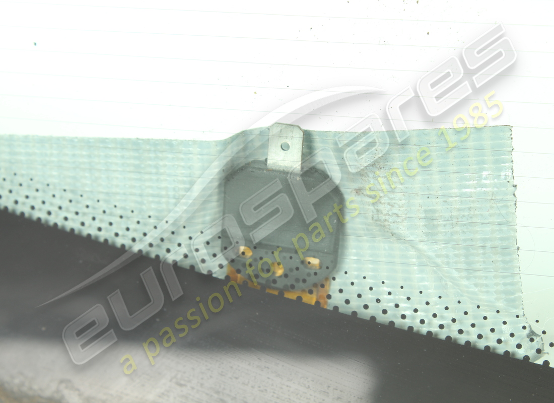 MASERATI VITRE DE FENÊTRE ARRIÈRE UTILISÉE. NUMÉRO DE PIÈCE 83745100 (6) maserati vitre de fenêtre arrière utilisée. numéro de pièce 83745100 (6)