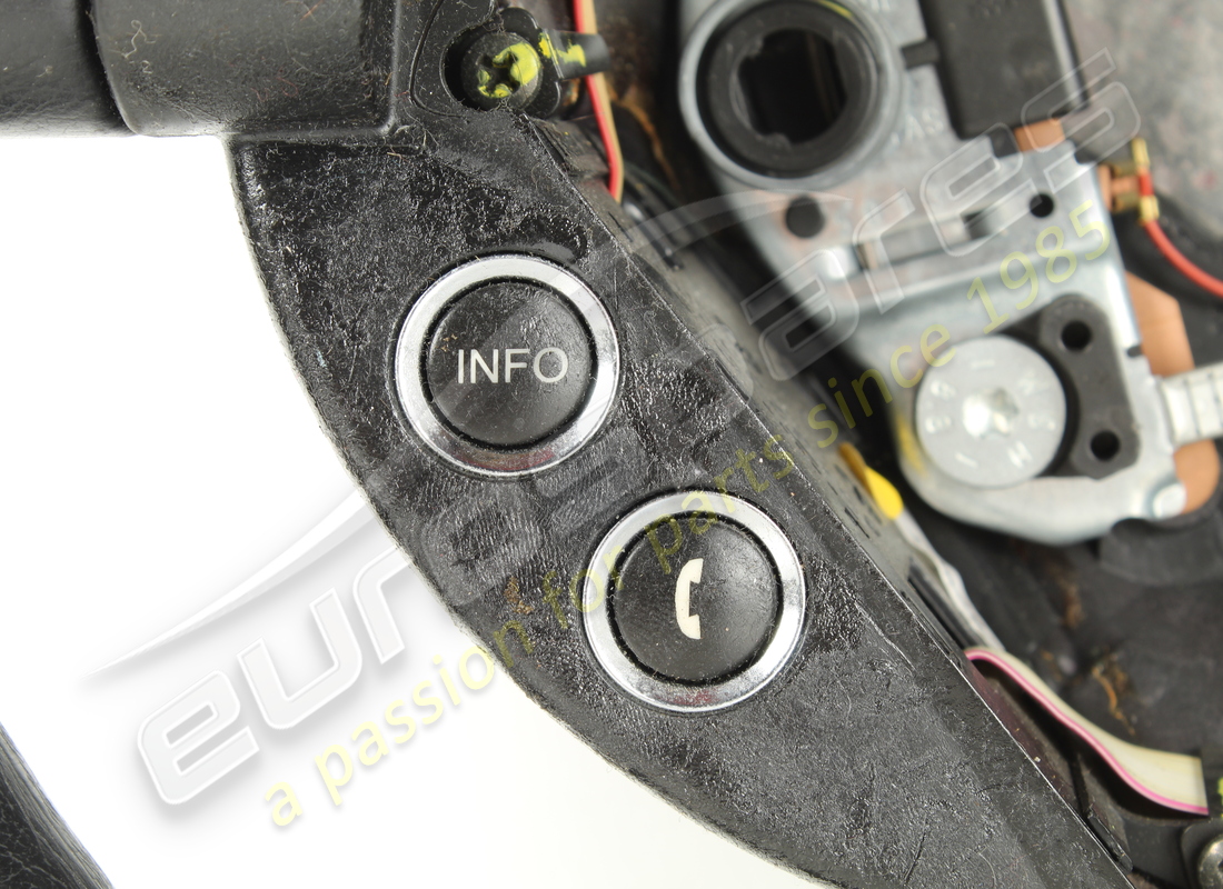 maserati volant noir utilisé. numéro de pièce 981340100 (3)