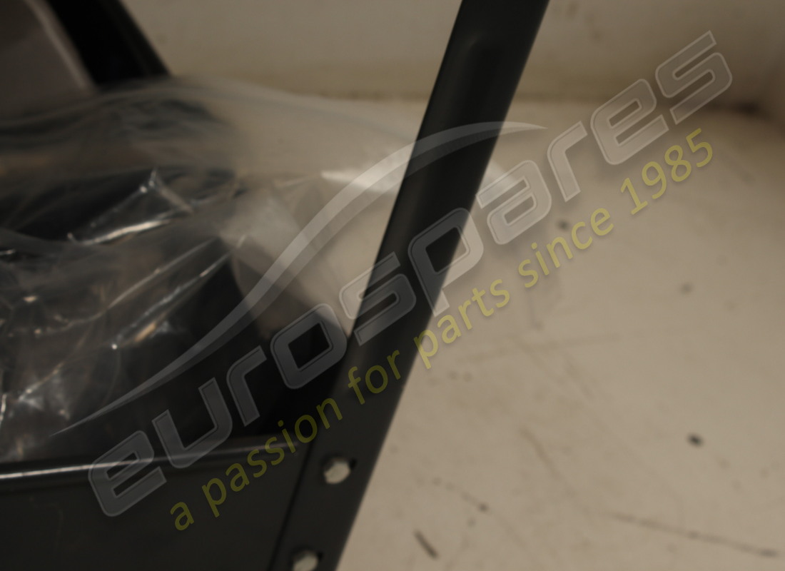 Lamborghini TUYAU DE CHAUFFAGE UTILISÉ. NUMÉRO DE PIÈCE 4M0265372C (1)