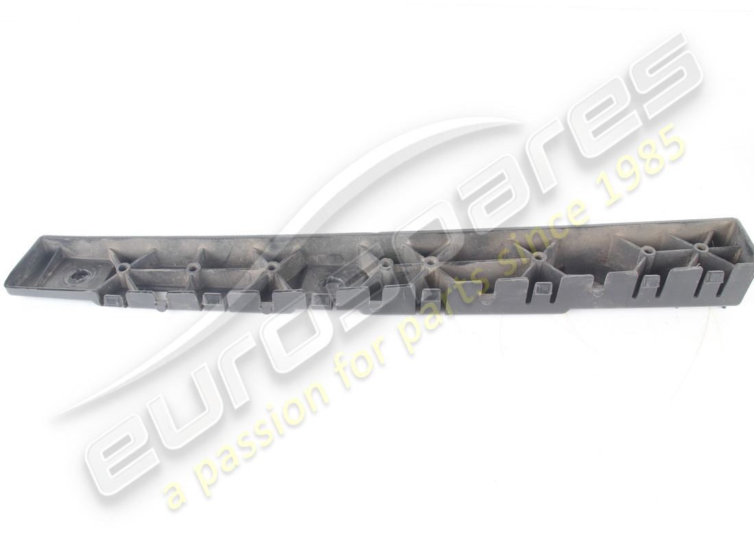 SUPPORT DE GARNITURE DE SEUIL ARRIÈRE DROIT D'OCCASION FERRARI. NUMÉRO DE PIÈCE 87583100 (3) support de garniture de seuil arrière droit d'occasion ferrari. numéro de pièce 87583100 (3)