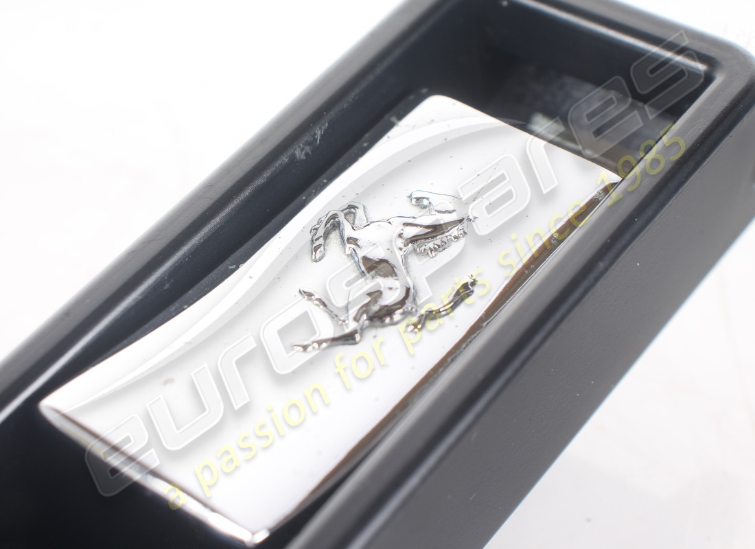 poignée de déverrouillage interne de botte d'occasion ferrari (motif cheval en relief). référence 63011800 (5)