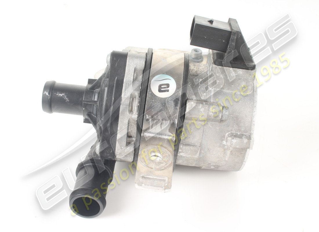 pompe ferrari utilisée. numéro de pièce 908587 (4)