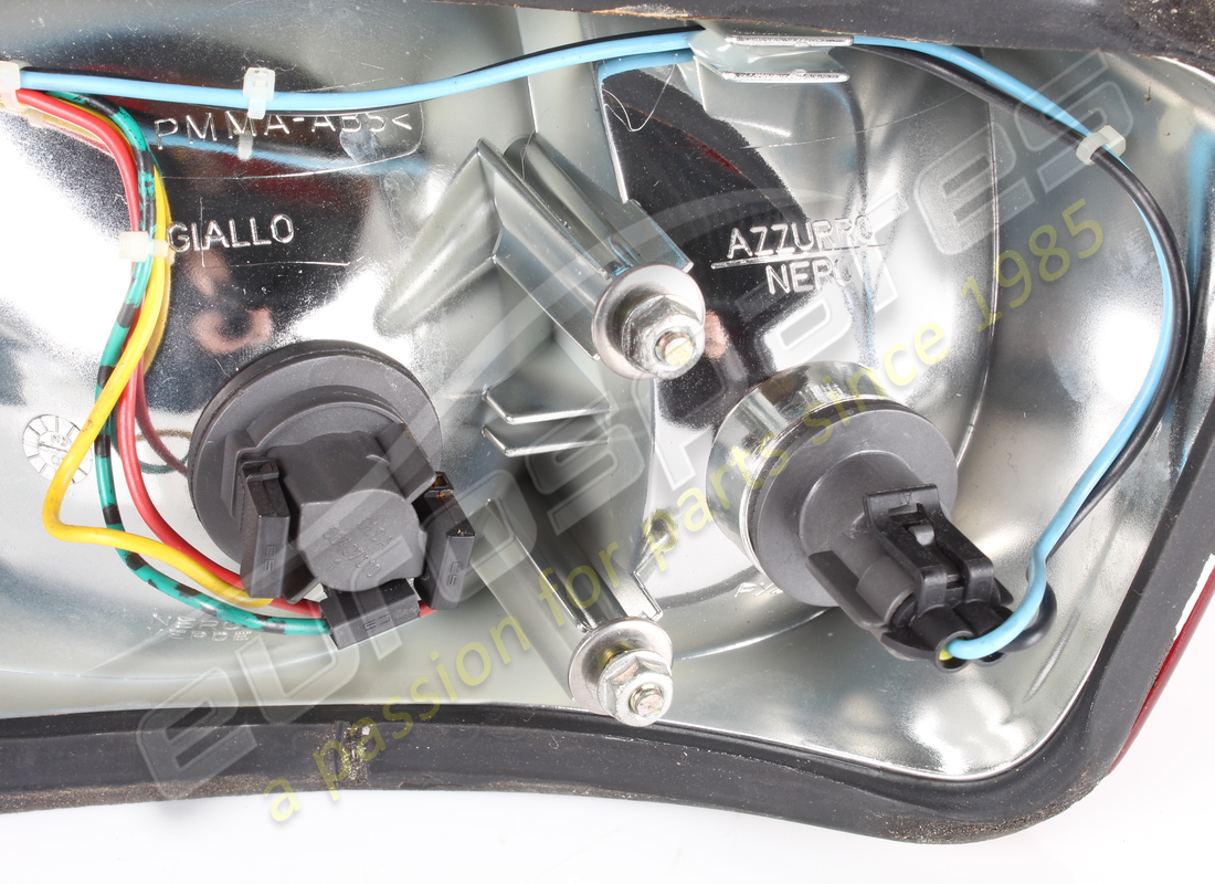 feu arrière droit d'occasion maserati. numéro de pièce 373100137 (4)