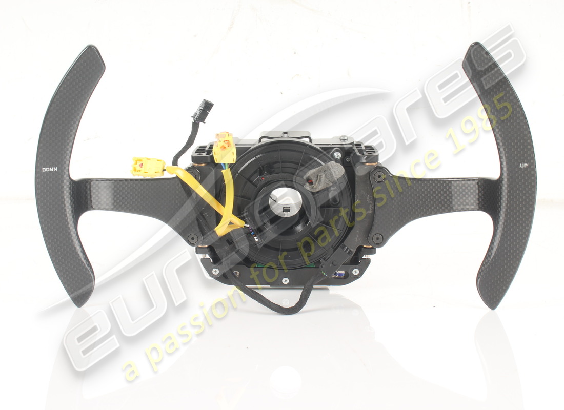 ENSEMBLE DE COMMANDE DE BOÎTE DE VITESSES MAGNÉTIQUE EN CARBONE Ferrari D'OCCASION (BRILLANT). RÉFÉRENCE 817753 (1) ENSEMBLE DE COMMANDE DE BOÎTE DE VITESSES MAGNÉTIQUE EN CARBONE Ferrari D'OCCASION (BRILLANT). RÉFÉRENCE 817753 (1)