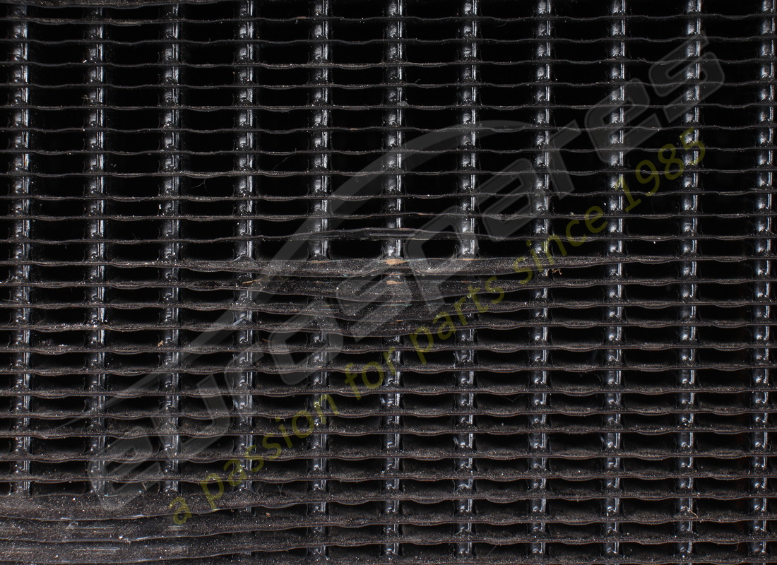 RADIATEUR À EAU FERRARI UTILISÉ. NUMÉRO DE PIÈCE 126879 (6) radiateur à eau ferrari utilisé. numéro de pièce 126879 (6)