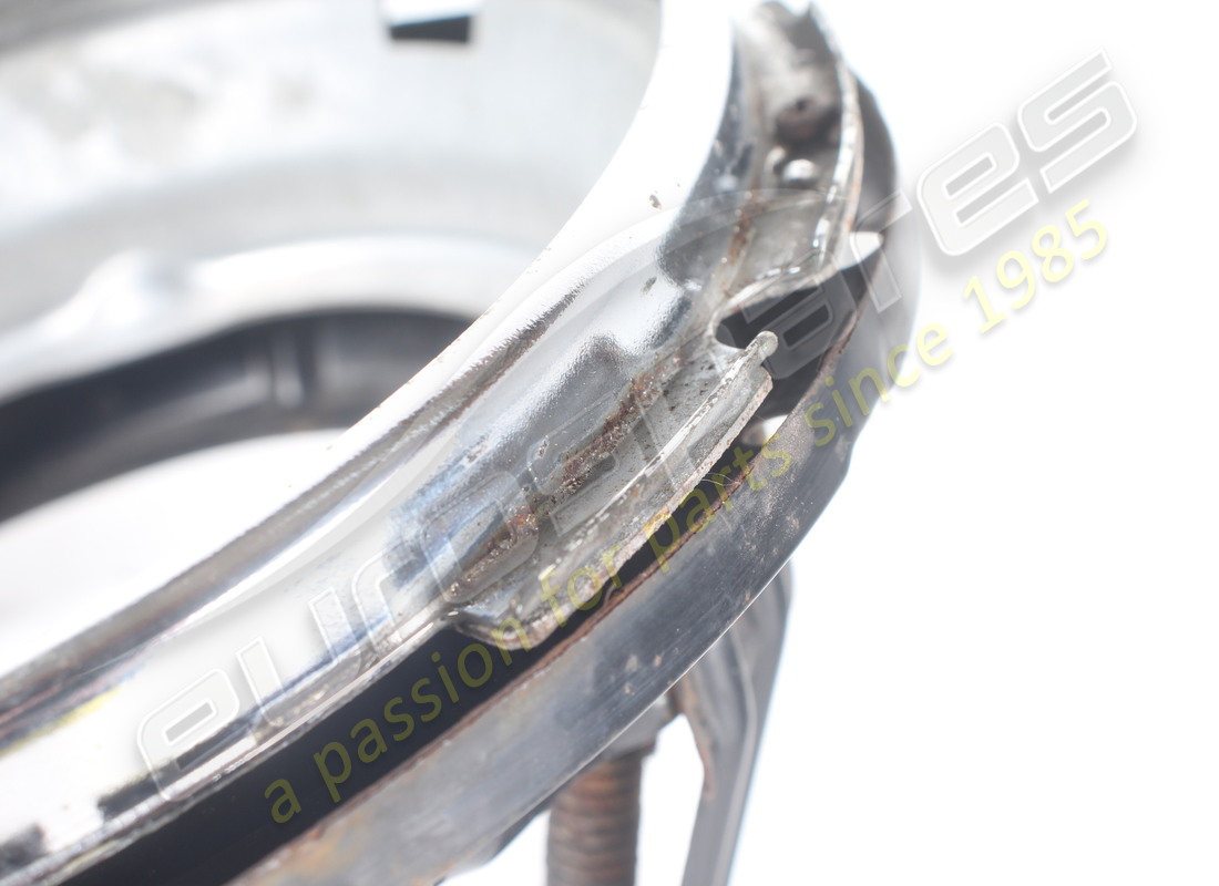 cuvette de lampe frontale d'occasion ferrari. numéro de pièce 60154804 (3)