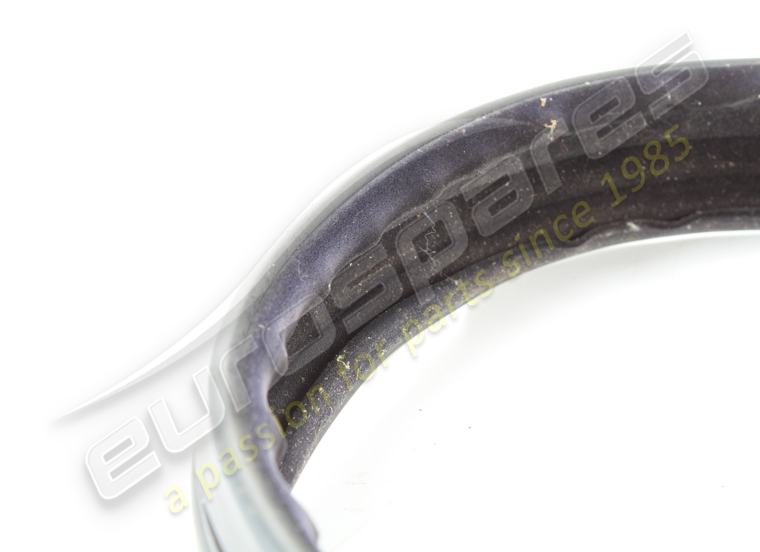 JOINT DE GUIDE DE LÈVE-VITRE AVANT GAUCHE D'OCCASION Maserati. NUMÉRO DE PIÈCE 377730123 (1)