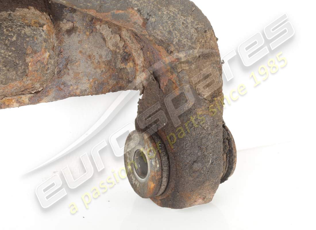 LEVIER INFÉRIEUR DE SUSPENSION AVANT GAUCHE D'OCCASION FERRARI. RÉFÉRENCE 115707 (3) levier inférieur de suspension avant gauche d'occasion ferrari. référence 115707 (3)