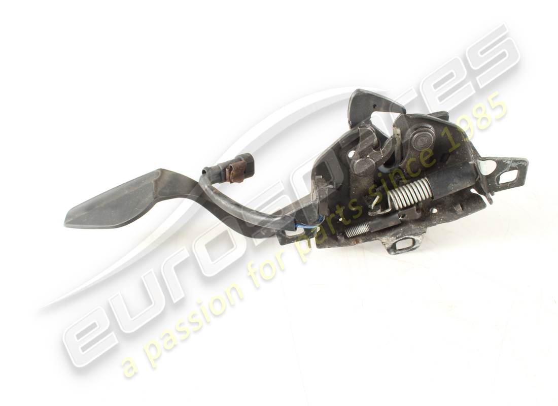 utilisé maserati serrure de capot. numéro de pièce 68175100 (1)