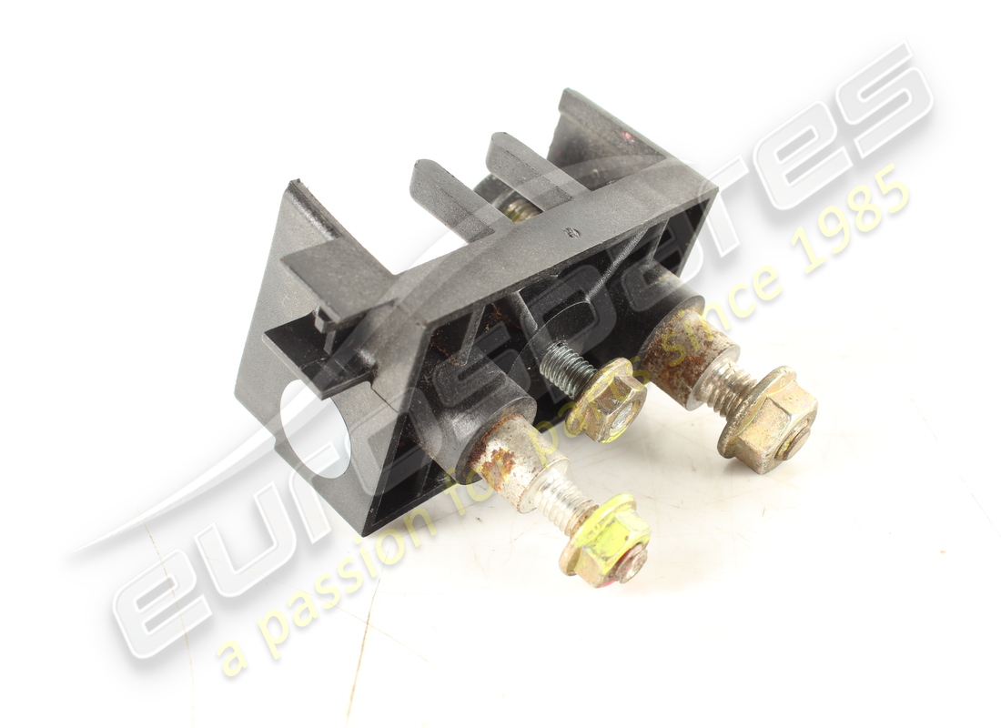 UTILISÉ Maserati INSÉRER . NUMÉRO DE PIÈCE 60510160 (1)