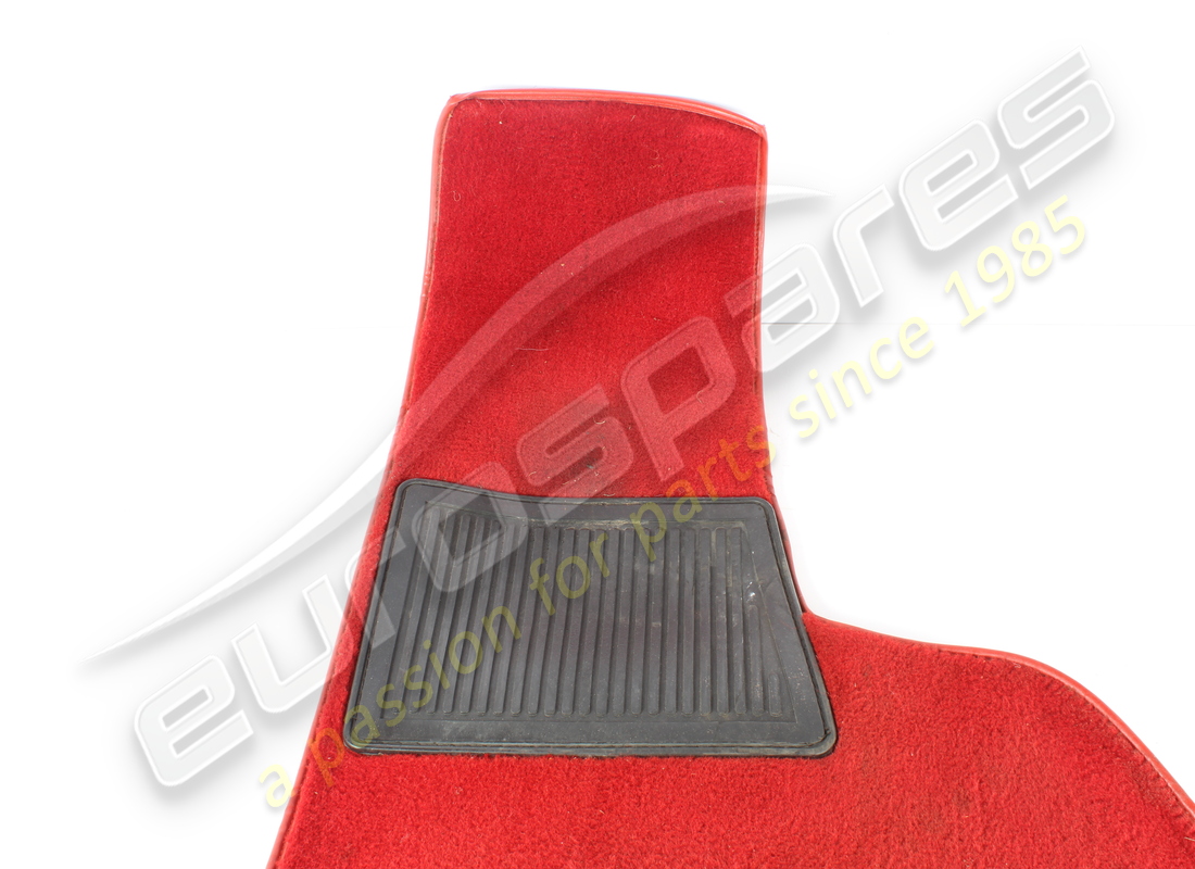tapis avant droit d'occasion ferrari, modèle gts. numéro de pièce 61365800 (2)