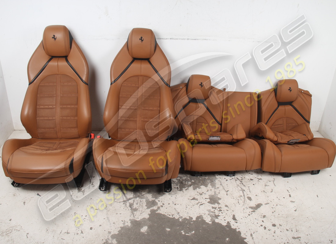 Sièges complets d'occasion Ferrari en cuir Cuoio et Alcantara. Référence EAP1723564 (1)