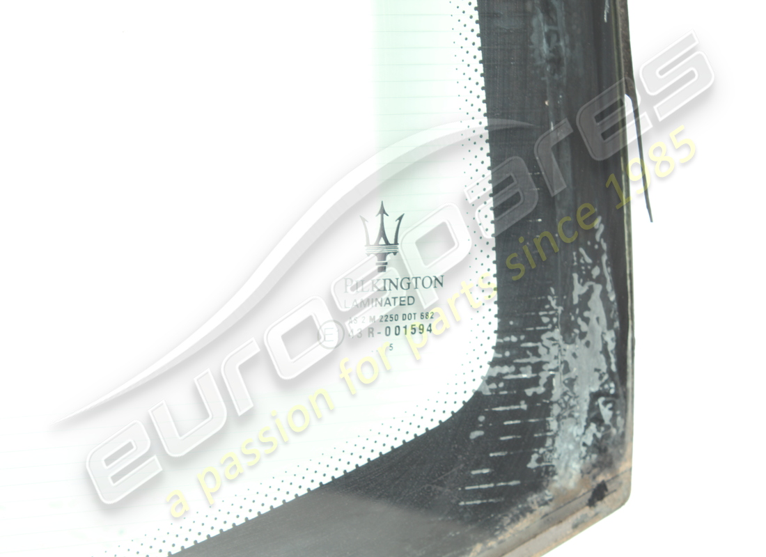 MASERATI VITRE DE FENÊTRE ARRIÈRE UTILISÉE. NUMÉRO DE PIÈCE 83745100 (2) maserati vitre de fenêtre arrière utilisée. numéro de pièce 83745100 (2)