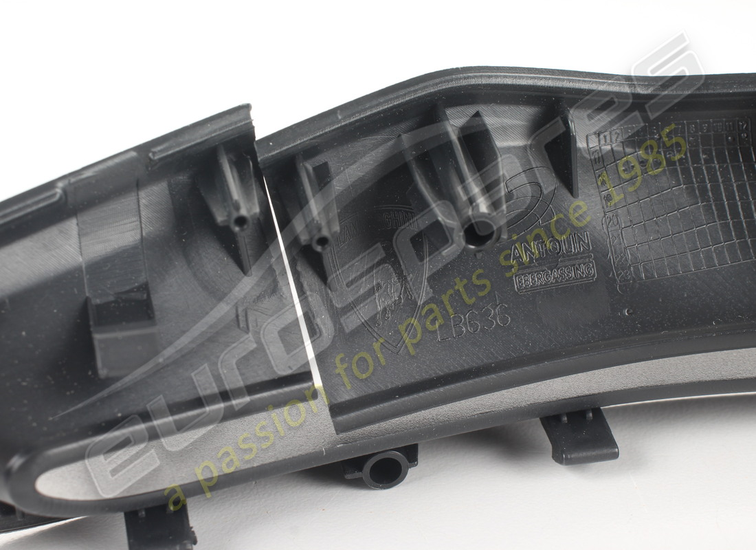 nouvelle garniture lamborghini. numéro de pièce 4ml8571864pk (4)