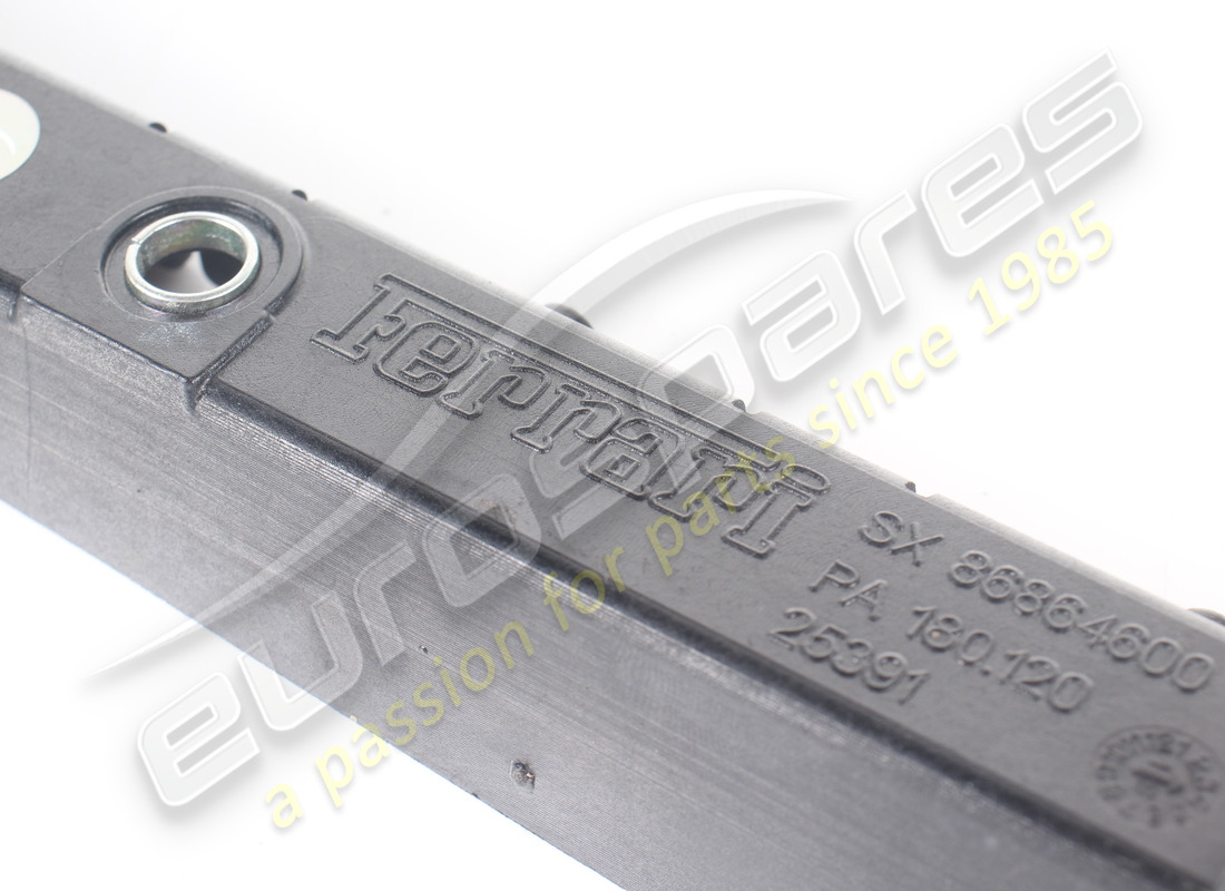 SUPPORT DE PARE-CHOCS ARRIÈRE GAUCHE D'OCCASION FERRARI. NUMÉRO DE PIÈCE 86864600 (5) support de pare-chocs arrière gauche d'occasion ferrari. numéro de pièce 86864600 (5)