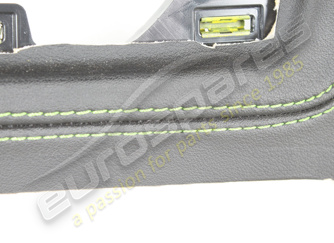 doublure d'assemblage du panneau arrière d'occasion lamborghini. numéro de pièce 4t7868573bqg8 (3)