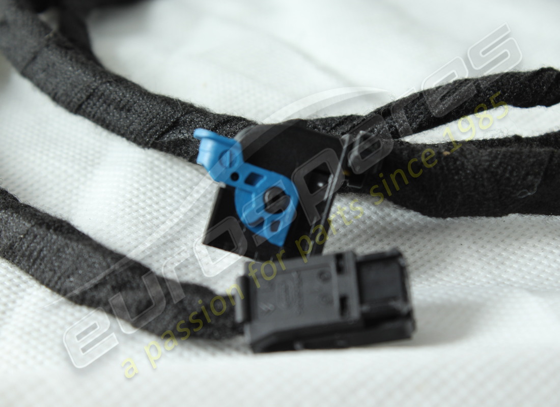 nouveau câble de connexion de prise usb/aux-in maserati. numéro de pièce 248647 (2)