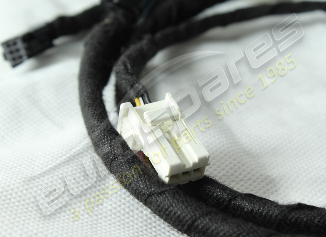 nouveau câble de connexion de prise usb/aux-in maserati. numéro de pièce 248647 (3)