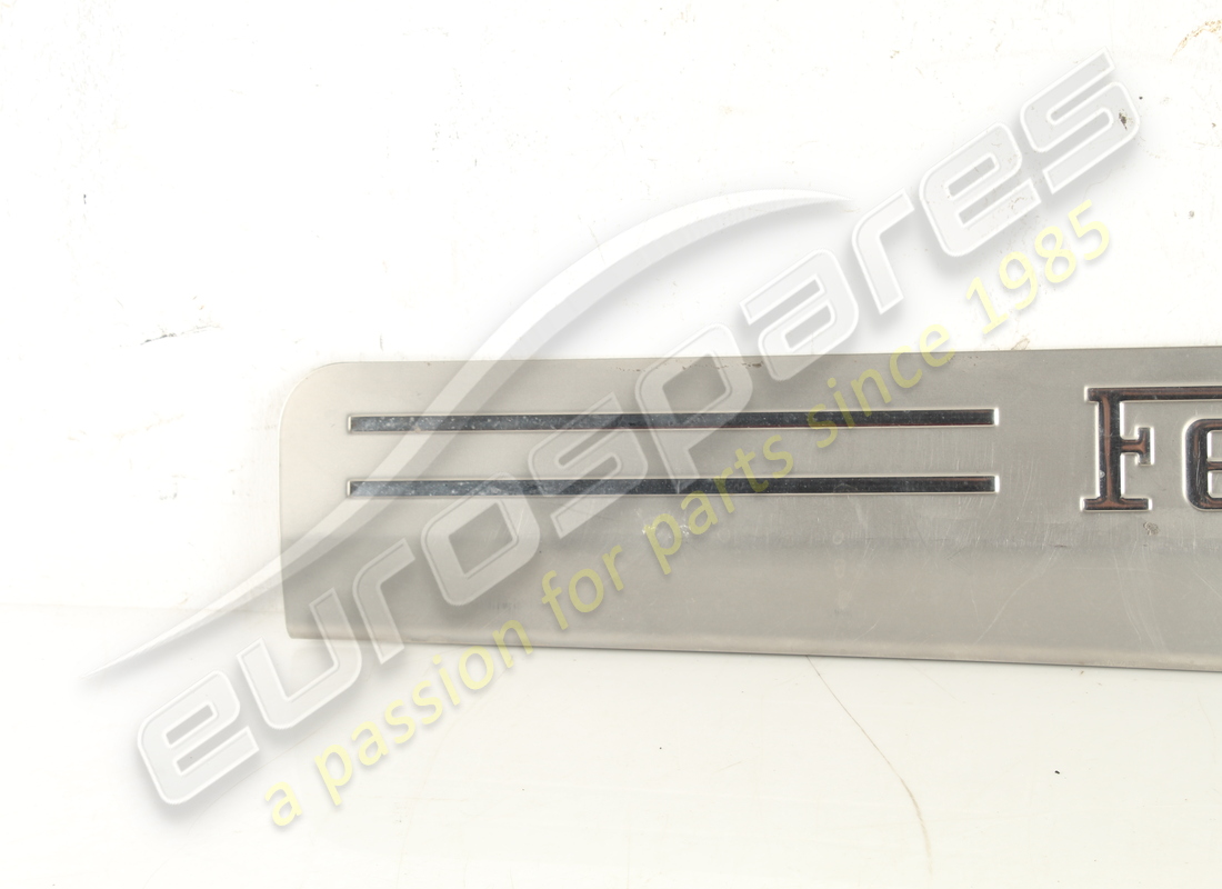 utilisé ferrari plaque de pied droite. numéro de pièce 81361800 (4)