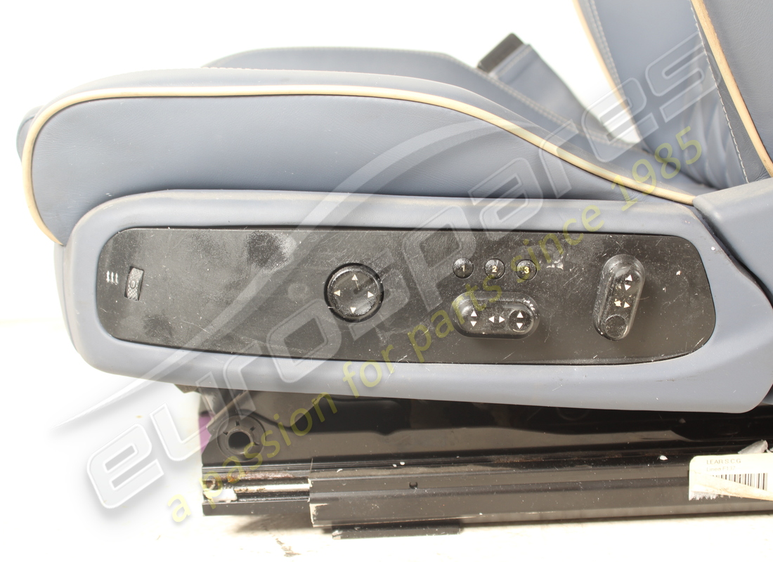 ENSEMBLE DE SIÈGES D'OCCASION FERRARI. NUMÉRO DE PIÈCE EAP1490262 (6) ensemble de sièges d'occasion ferrari. numéro de pièce eap1490262 (6)