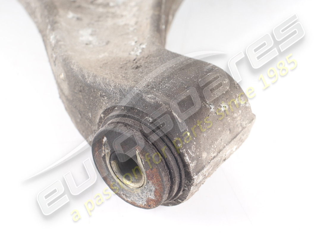 LEVIER INFÉRIEUR DE SUSPENSION ARRIÈRE GAUCHE D'OCCASION MASERATI. RÉFÉRENCE 387000013 (6) levier inférieur de suspension arrière gauche d'occasion maserati. référence 387000013 (6)