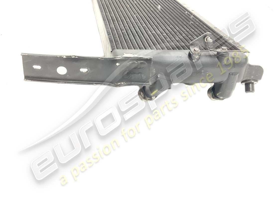 radiateur d'huile moteur ferrari endommagé. numéro de pièce 277227 (2)