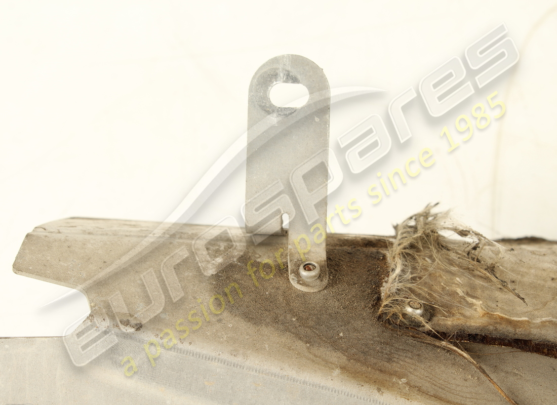 bouclier thermique de boîte de vitesses droit d'occasion ferrari. numéro de pièce 272274 (3)