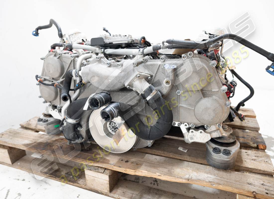 moteur complet d'occasion ferrari. numéro de pièce 985000364 (2)
