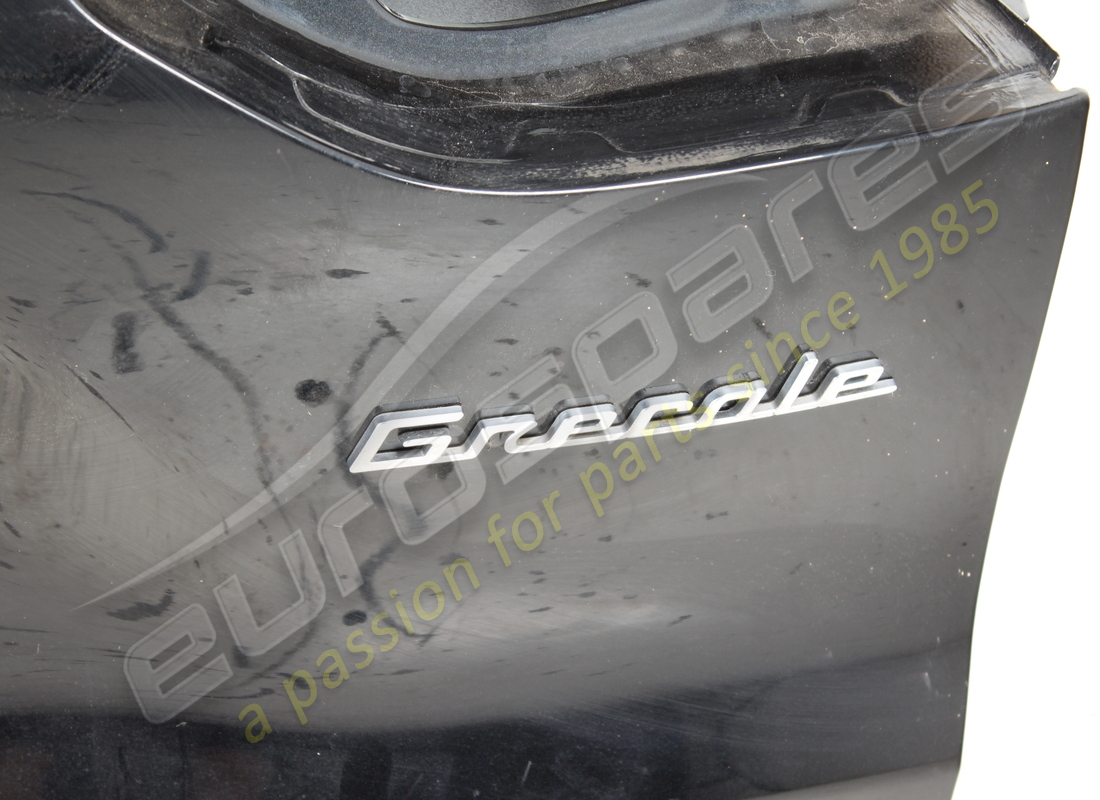 capot arrière d'occasion maserati avec vitre. numéro de pièce eap1488749 (3)