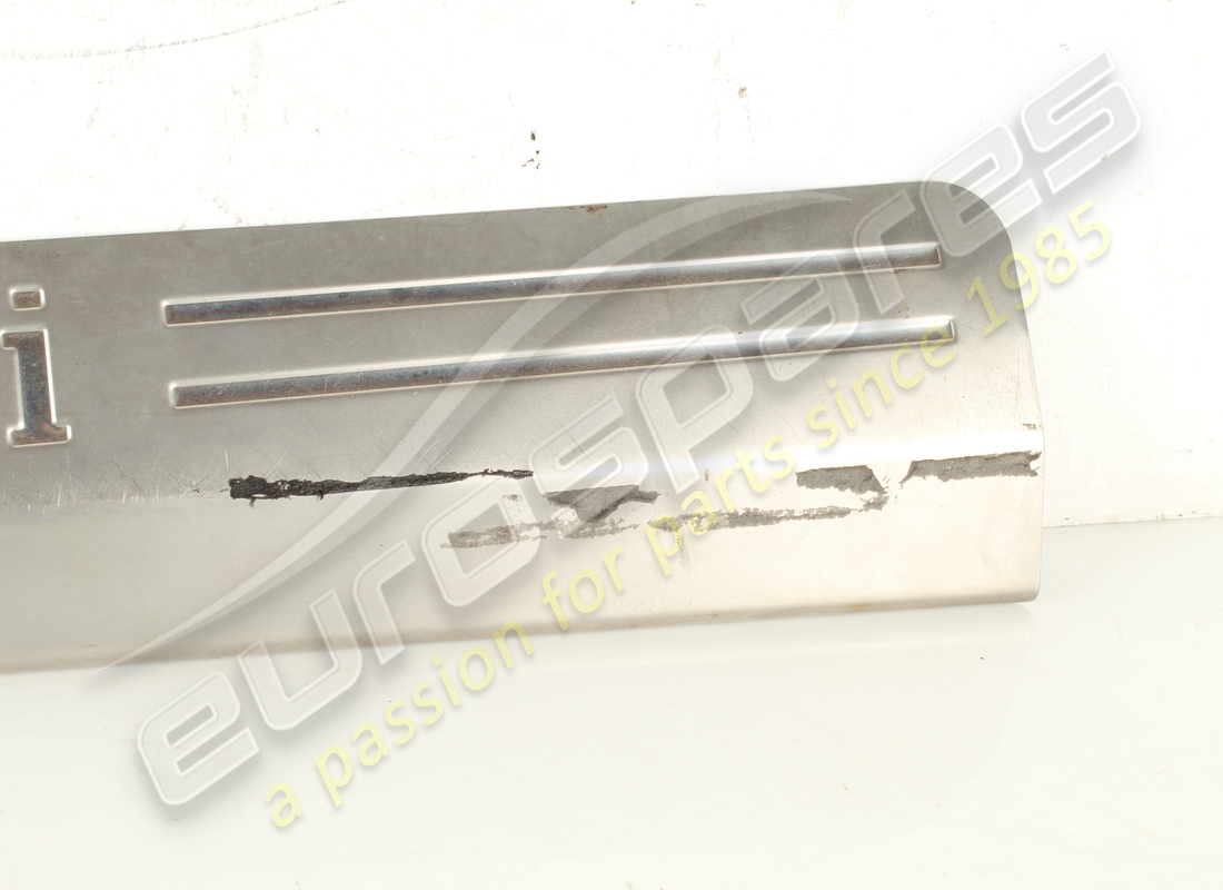 utilisé ferrari plaque de pied droite. numéro de pièce 81361800 (3)
