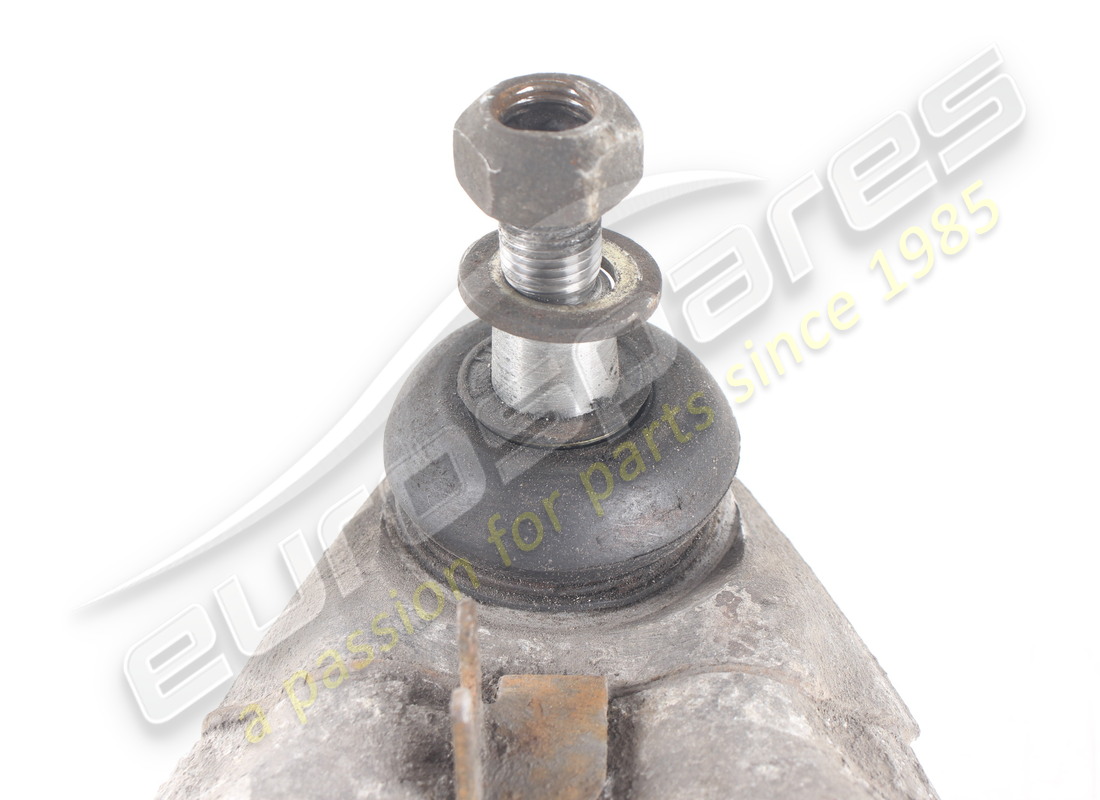 BRAS SUPÉRIEUR DE SUSPENSION AVANT MASERATI UTILISÉ. NUMÉRO DE PIÈCE 386600028 (3) bras supérieur de suspension avant maserati utilisé. numéro de pièce 386600028 (3)