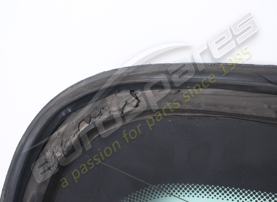 UTILISÉ MASERATI FENÊTRE ARRIÈRE. NUMÉRO DE PIÈCE 387700600 (4) utilisé maserati fenêtre arrière. numéro de pièce 387700600 (4)