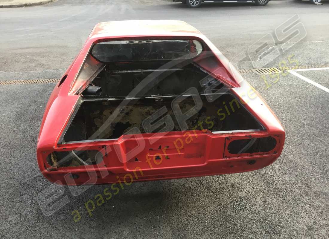 utilisé eurospares ferrari 308 gt4 dino (1979) carrosserie et ​​châssis rhd. numéro de pièce eap1390100 (4)