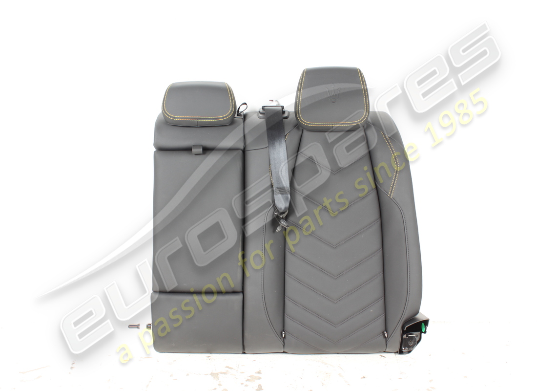 DOSSIER DE SIÈGE ARRIÈRE GAUCHE D'OCCASION Maserati. NUMÉRO DE PIÈCE 670206806 (1)