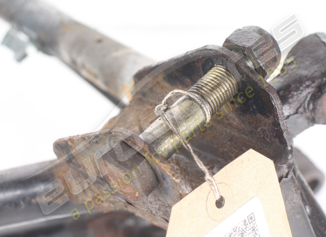 USED MASERATI REAR SUSPENSION RH ARM. PART NUMBER 377000102 (7) used maserati rear suspension rh arm. part number 377000102 (7)