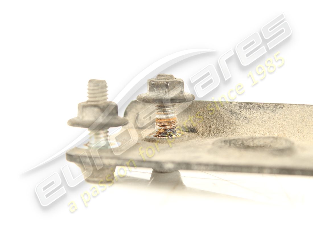 support de montage de condenseur d'occasion ferrari. numéro de pièce 268656 (2)