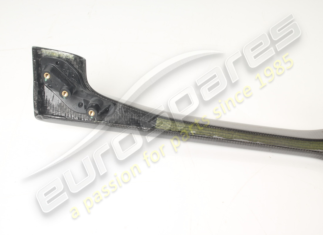 utilisé ferrari mobiletto ant. sup.dx carbone. numéro de pièce 791066 (5)