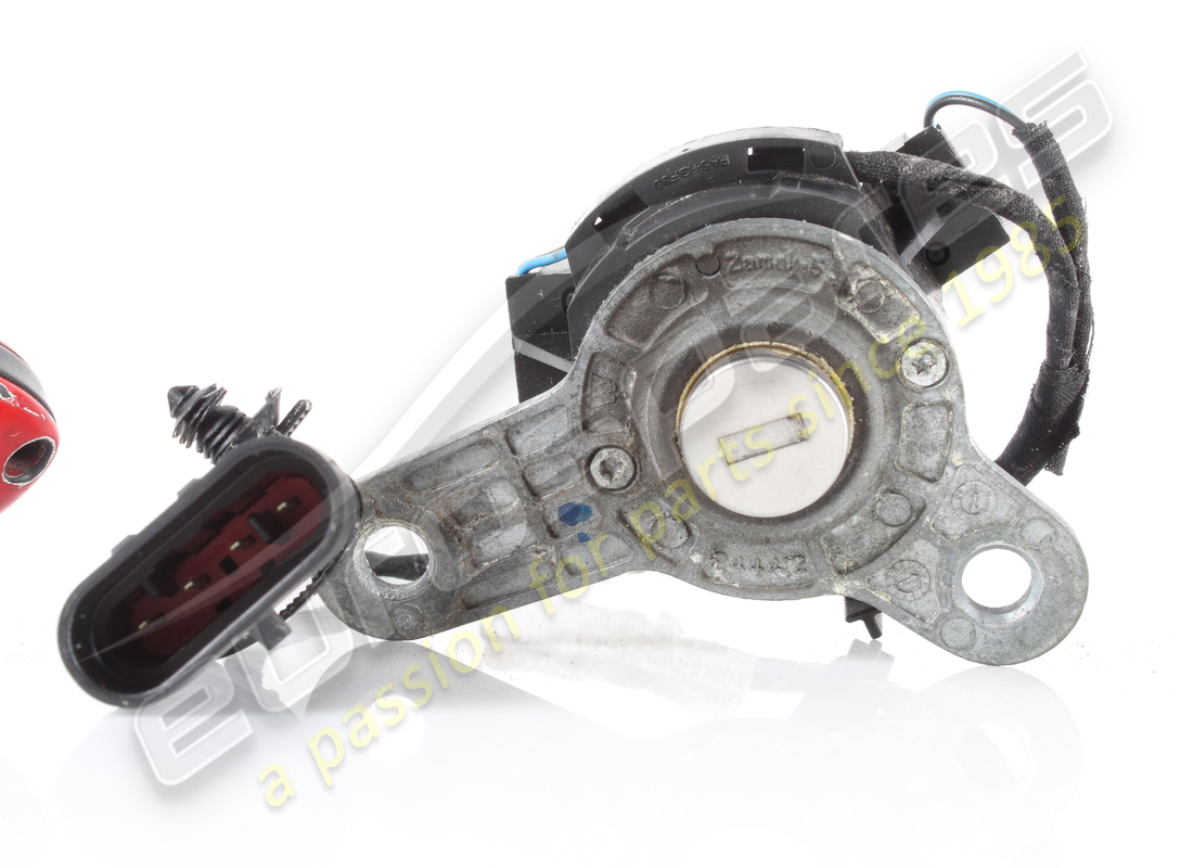 ensemble de serrures ferrari utilisé complété avec ste. numéro de pièce 254409 (3)