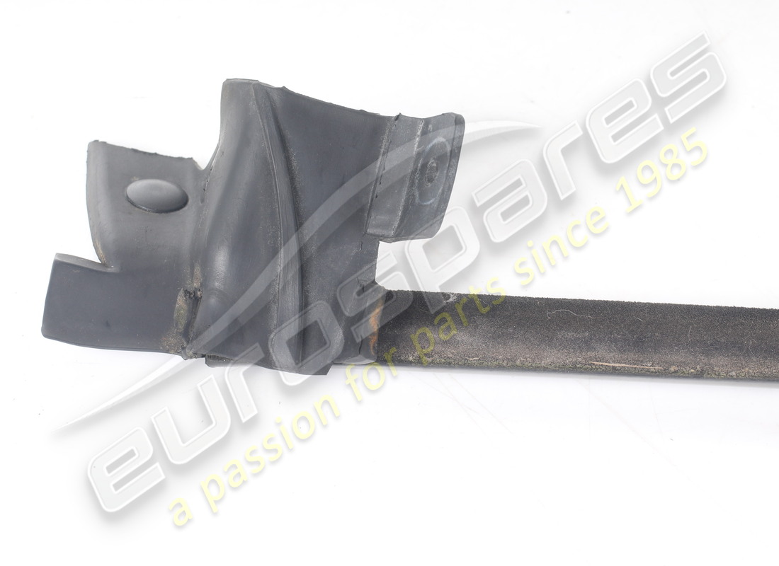 JOINT D'ÉTANCHÉITÉ DE VITRE AVANT DROITE D'OCCASION MASERATI. NUMÉRO DE PIÈCE 67820200 (2) joint d'étanchéité de vitre avant droite d'occasion maserati. numéro de pièce 67820200 (2)