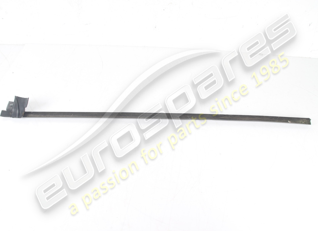 JOINT D'ÉTANCHÉITÉ DE VITRE AVANT DROITE D'OCCASION MASERATI. NUMÉRO DE PIÈCE 67820200 (1) joint d'étanchéité de vitre avant droite d'occasion maserati. numéro de pièce 67820200 (1)