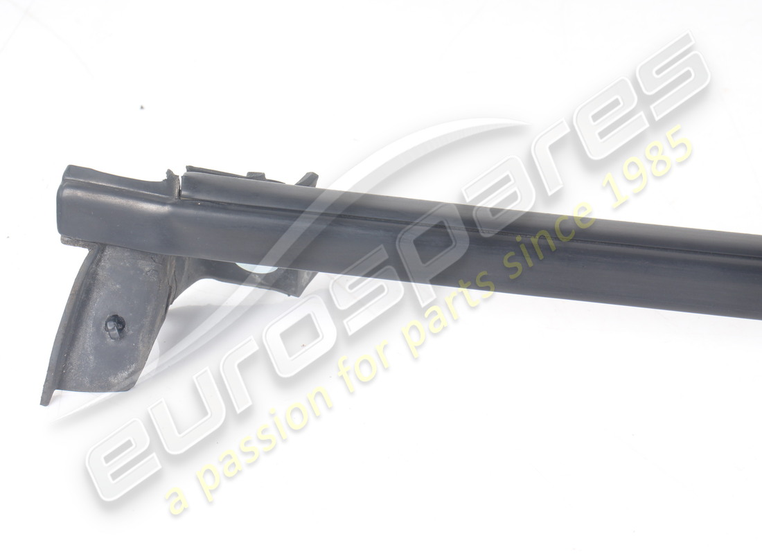 JOINT D'ÉTANCHÉITÉ DE VITRE AVANT DROITE D'OCCASION MASERATI. NUMÉRO DE PIÈCE 67820200 (5) joint d'étanchéité de vitre avant droite d'occasion maserati. numéro de pièce 67820200 (5)