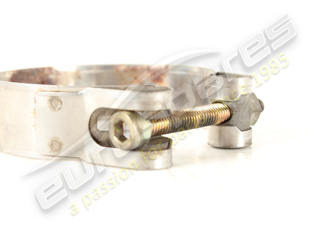 collier d'occasion maserati pour accumulateur d'huile. référence 190162 (2)