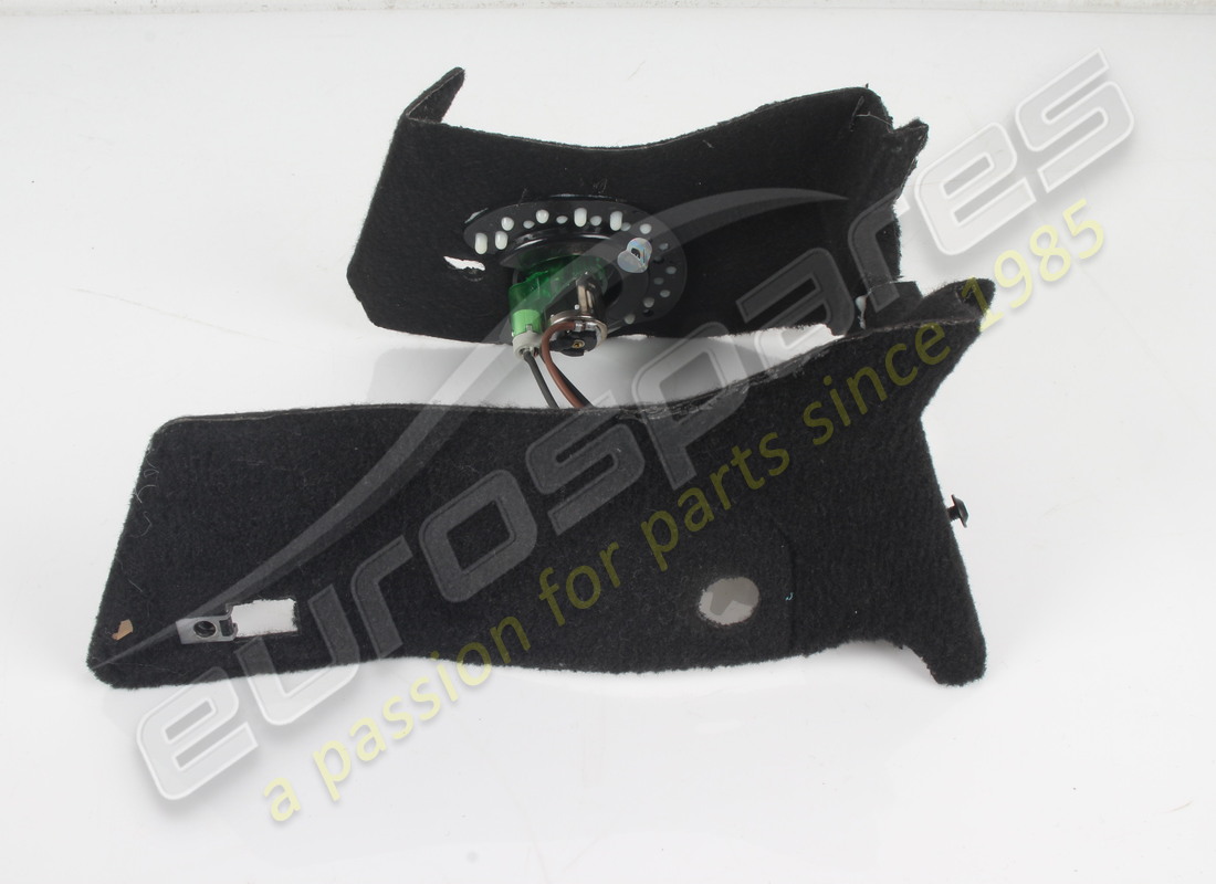 GARNITURE COMPLÈTE DE TUNNEL AVANT INFÉRIEUR D'OCCASION FERRARI. NUMÉRO DE PIÈCE 817413 (2) garniture complète de tunnel avant inférieur d'occasion ferrari. numéro de pièce 817413 (2)